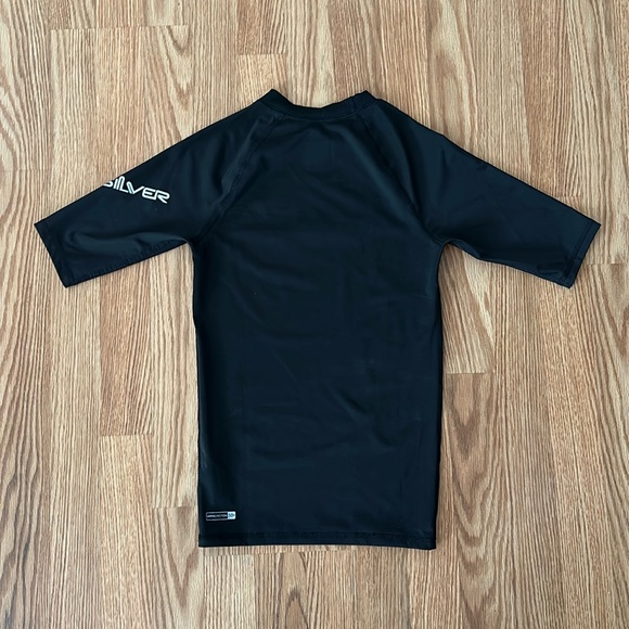 Quicksilver black and gray kids swim shirt/rashguard size 14/L - Picture 3 of 4